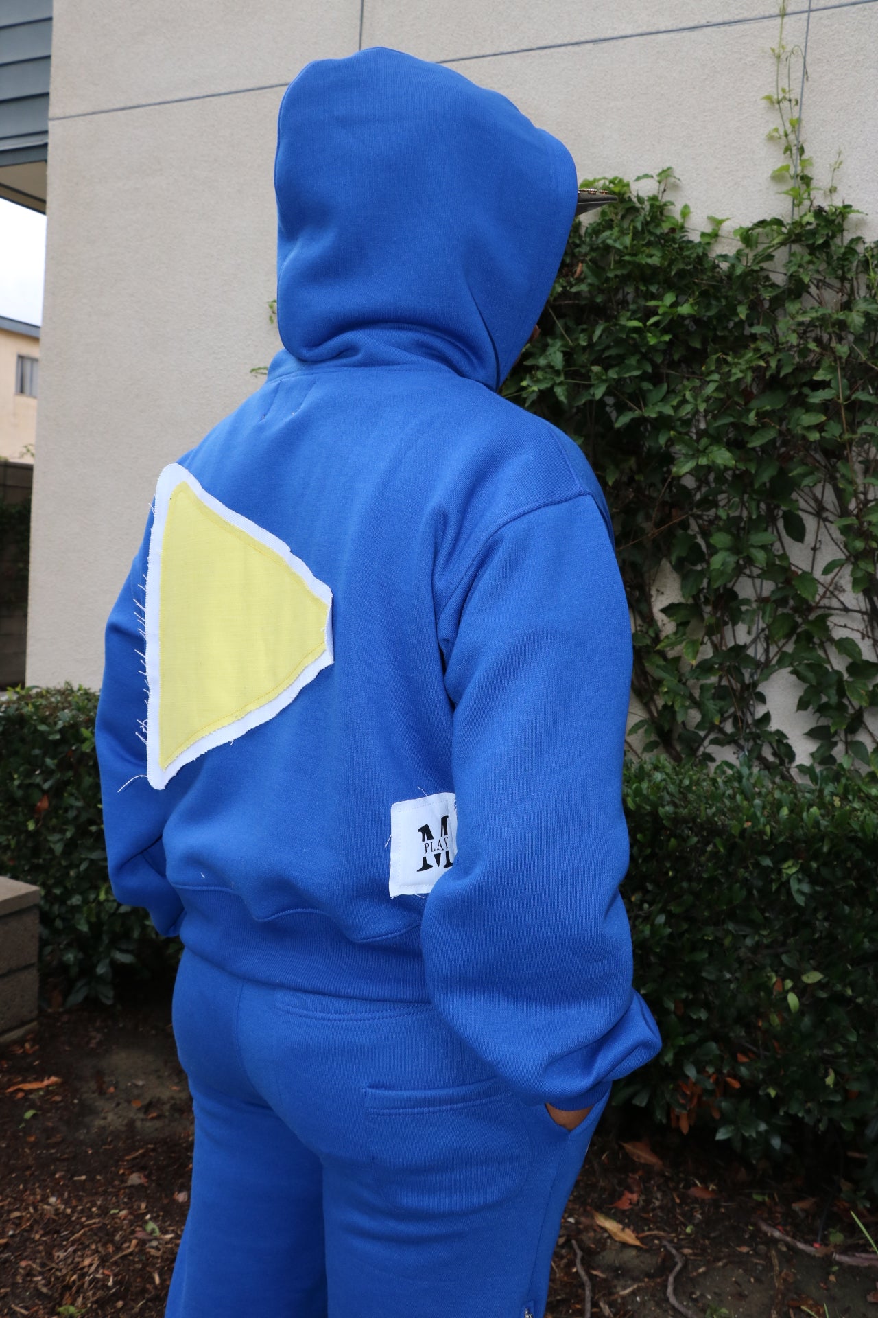11/28 BLUE Move By Results Jacket